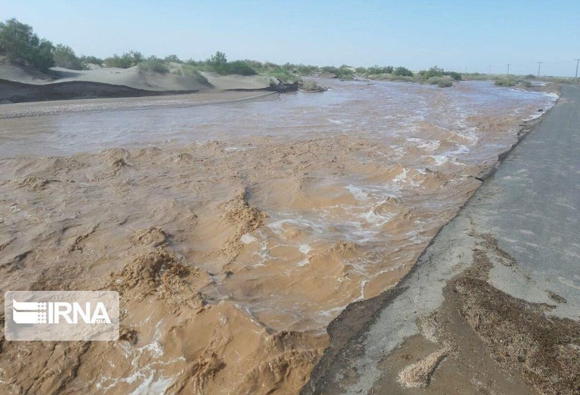 خبرنگاران تخصیص اعتبار ویژه طرح های مقابله با سیلاب در جنوب کرمان الزامی است